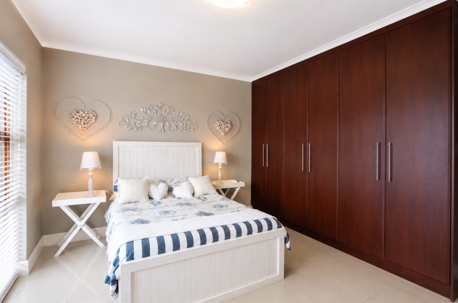 4 Bedroom Property for Sale in Yzerfontein Western Cape